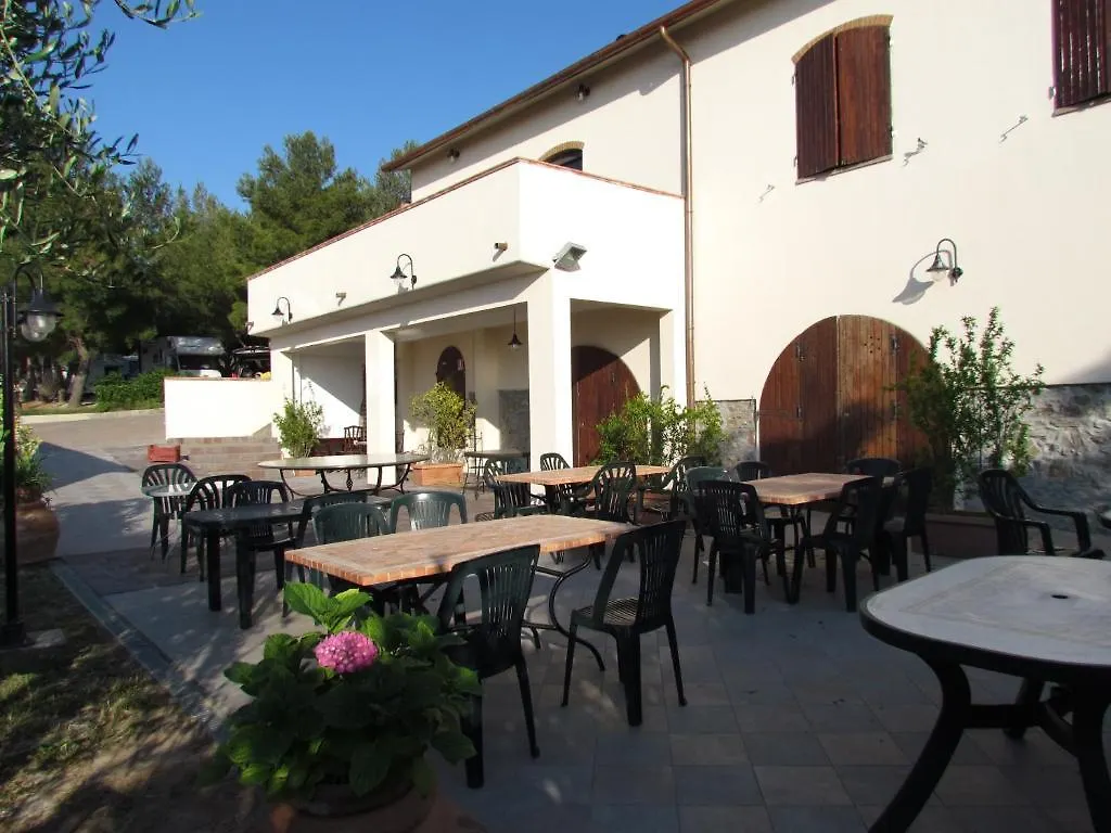 Agriturismo Le Rondini Di San Bartolo 산빈첸초 팜스테이